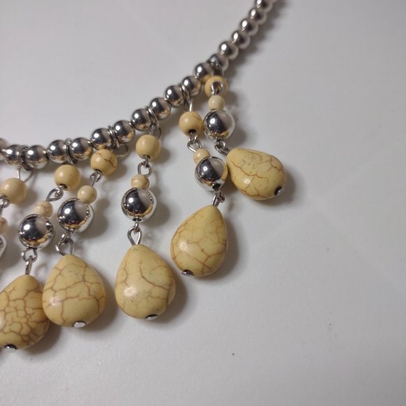 Plastic And Stone Bead Necklace Adjustable 17.5 To 20 Inches - Picture 3 of 11